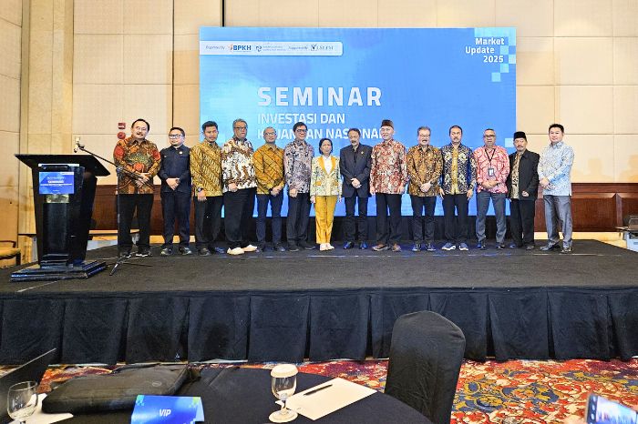 Foto : Seminar Nasional PPJKI-BPKH 2025 yang diselenggarakan oleh Perkumpulan Praktisi Jasa Keuangan Indonesia (PPJKI) bersama Badan Pengelola Keuangan Haji (BPKH) dan dihadiri para profesional keuangan, akademisi, dan regulator di bidang investasi syariah di Ballroom The Ritz Carlton, Mega Kuningan, Jakarta. (24/4/25) (Doc.Ist)